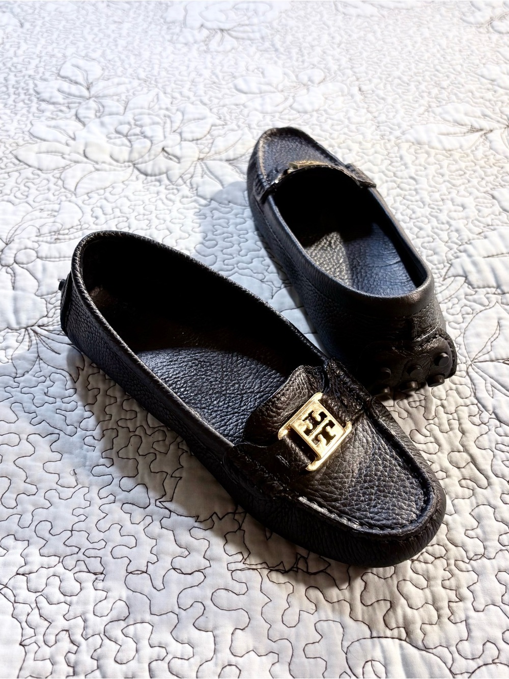 Tory Burch Kendrick Black Leather Driving Loafers Gold Logo Flats Sz 6M🧡